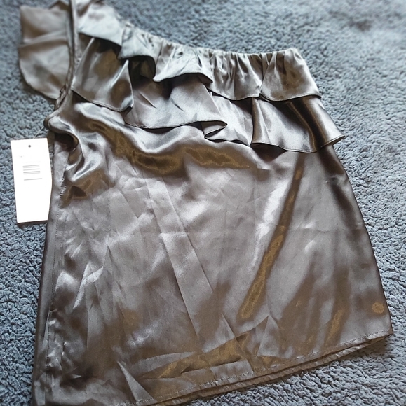 2/$20 NWT Cute One-Shoulder Top - Picture 4 of 5